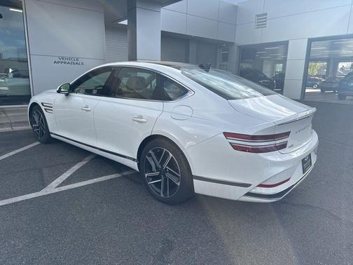 Uyuni White 2025 Genesis G80 2.5T