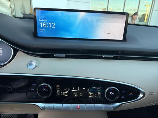 2023 Genesis GV70 2.5T