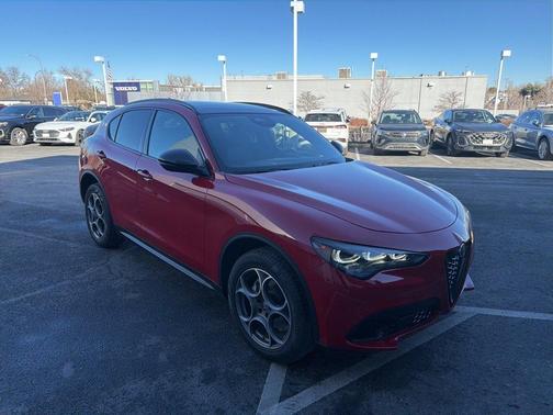 2025 Alfa Romeo Stelvio Base