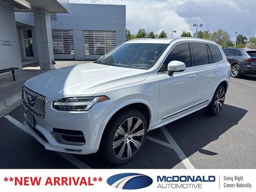 Crystal White 2021 Volvo XC90 T6 Inscription 7 Passenger