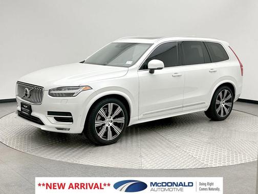 Crystal White 2021 Volvo XC90 T6 Inscription 7 Passenger