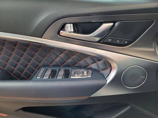 Graphite 2026 Genesis G70 3.3T Prestige Graphite
