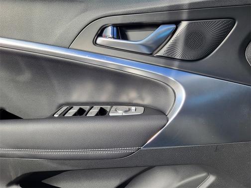 2026 Genesis G70 2.5T Standard