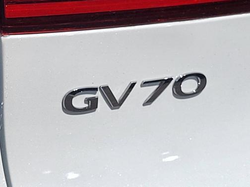 Uyuni White 2026 Genesis GV70 2.5T Sport Prestige