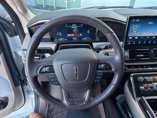 2024 Lincoln Navigator L Reserve