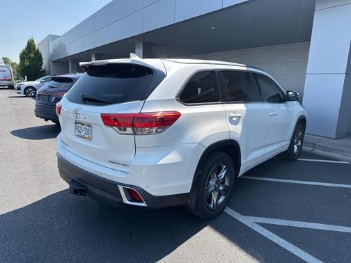2018 Toyota Highlander Limited Platinum