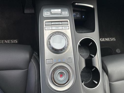 2025 Genesis GV70 2.5T