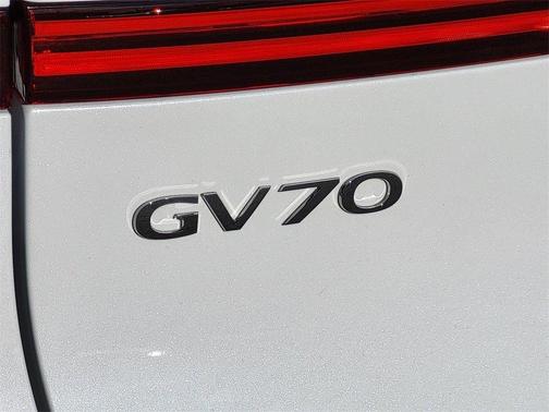 Uyuni White 2026 Genesis GV70 2.5T Advanced