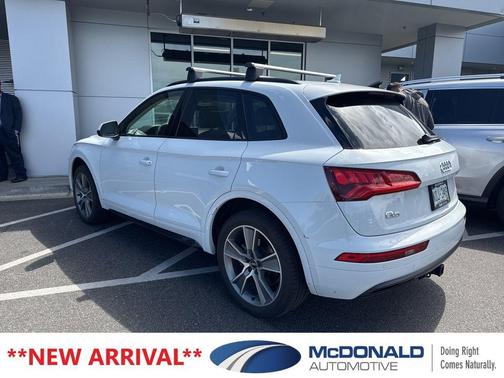 Glacier White Metallic 2019 Audi Q5 2.0T Premium Plus