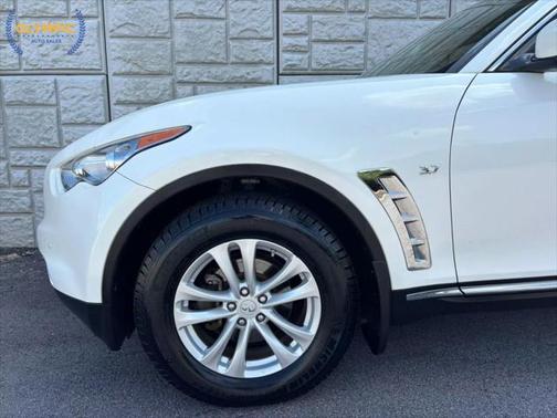 2015 INFINITI QX70 Base