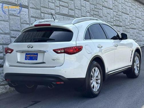 2015 INFINITI QX70 Base