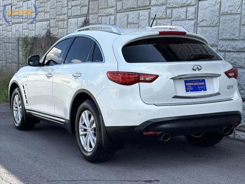 2015 INFINITI QX70 Base
