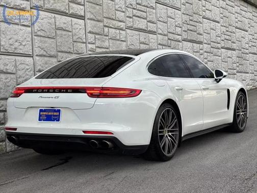 2018 Porsche Panamera 4S