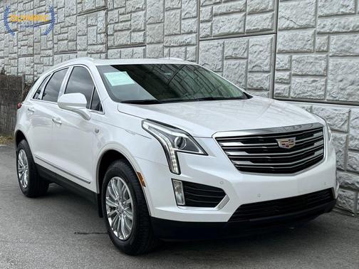 Crystal White Tricoat 2018 Cadillac XT5 Luxury