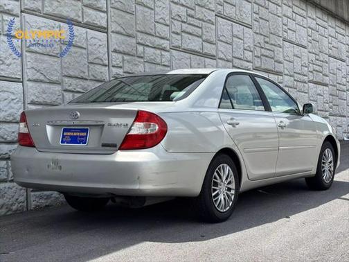 2004 Toyota Camry LE
