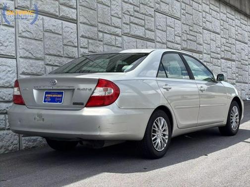 2004 Toyota Camry LE