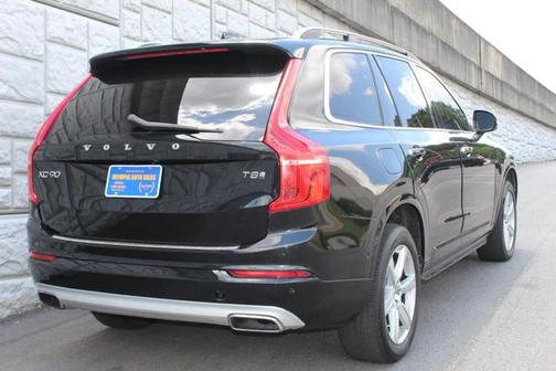 2016 Volvo XC90 Hybrid T8 Momentum