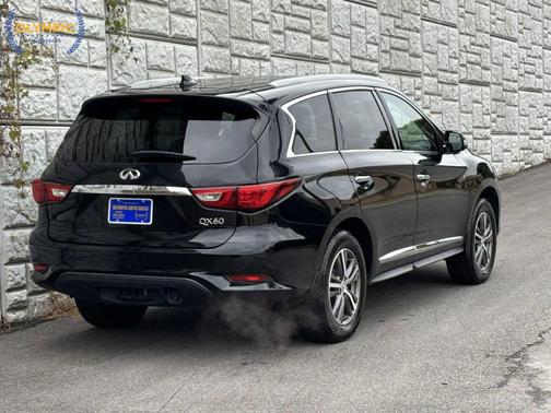 2017 INFINITI QX60 Base
