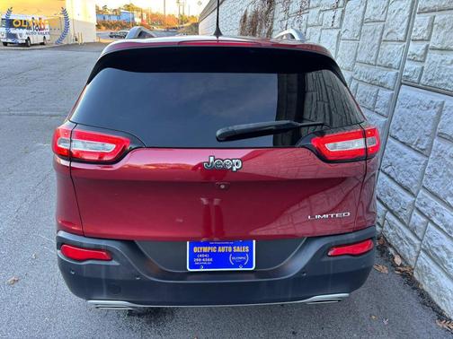 2017 Jeep Cherokee Sport