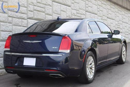 2017 Chrysler 300 Limited