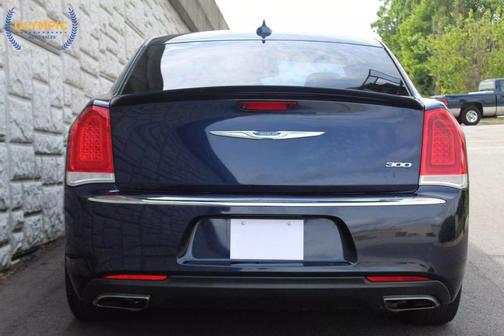 2017 Chrysler 300 Limited
