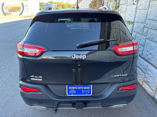 2016 Jeep Cherokee Sport