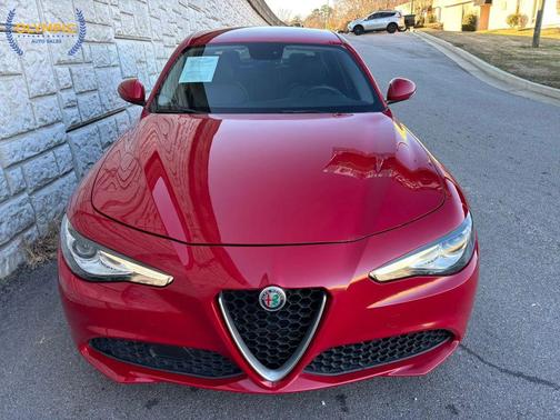 2019 Alfa Romeo Giulia Base