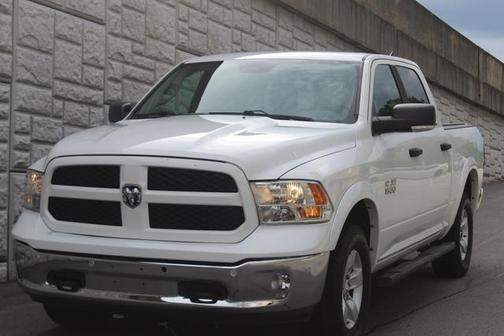 2016 RAM 1500 SLT