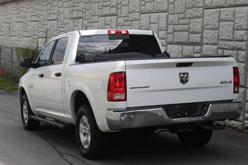 2016 RAM 1500 SLT