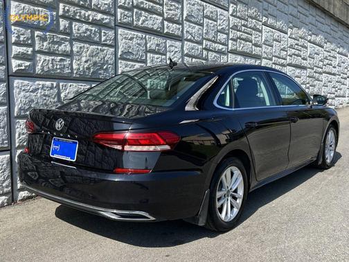 Deep Black Pearl 2020 Volkswagen Passat 2.0T SE