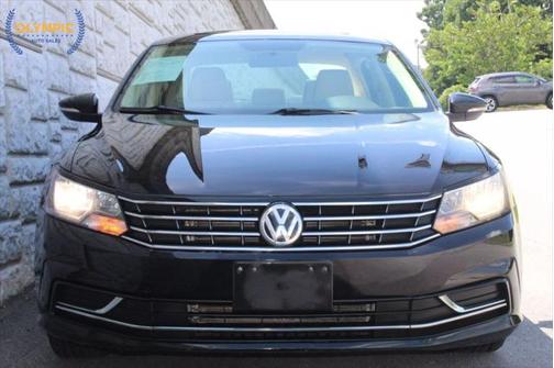 2017 Volkswagen Passat 1.8T SE