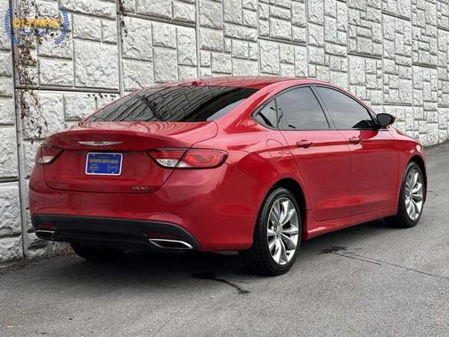 2016 Chrysler 200 S
