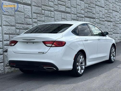 2015 Chrysler 200 S