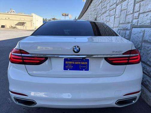 2016 BMW 740 740i Sedan 4D