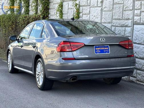 2016 Volkswagen Passat 1.8T SE