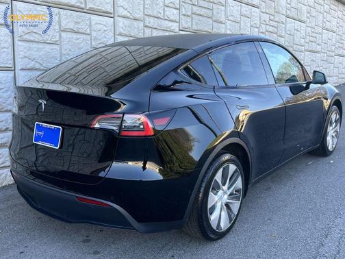 2021 Tesla Model Y Standard Range Rear-Wheel Drive