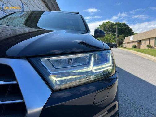 Black 2018 Audi Q7 2.0T Premium Plus
