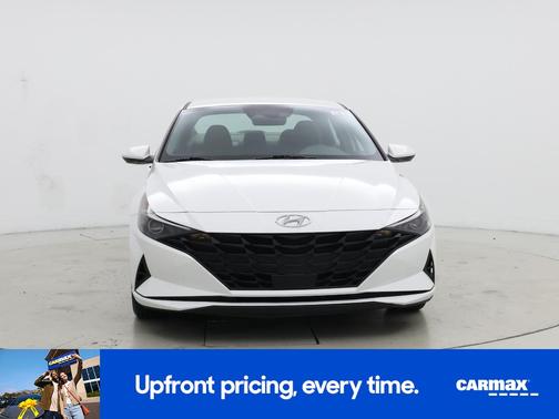 White 2022 Hyundai ELANTRA SEL