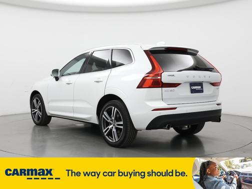 2021 Volvo XC60 T5 Momentum
