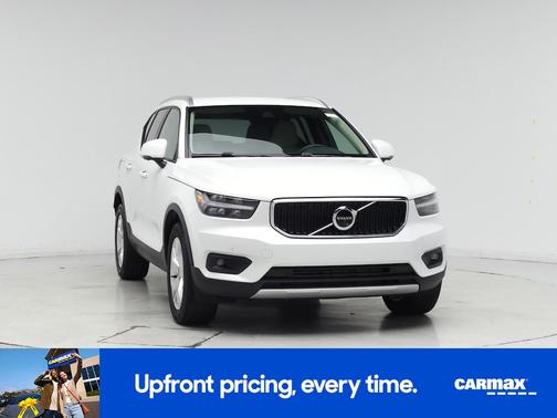 2022 Volvo XC40 T4 Momentum