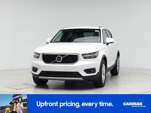 2022 Volvo XC40 T4 Momentum