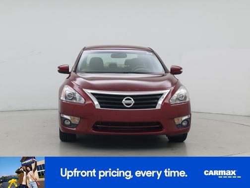 Red 2015 Nissan Altima SL