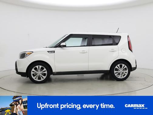 White 2016 Kia Soul +