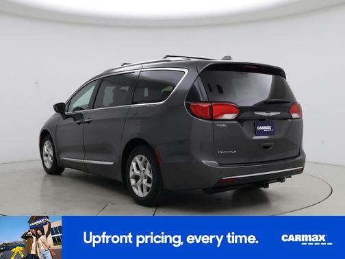 Gray 2018 Chrysler Pacifica Touring L