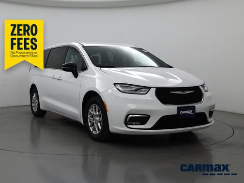 White 2025 Chrysler Pacifica Select