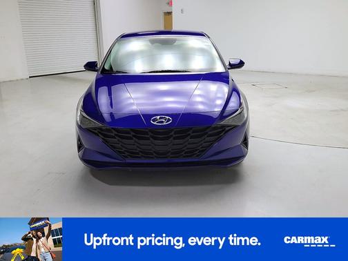 2023 Hyundai ELANTRA SE