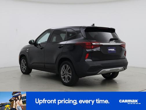 Black 2023 Kia Seltos LX