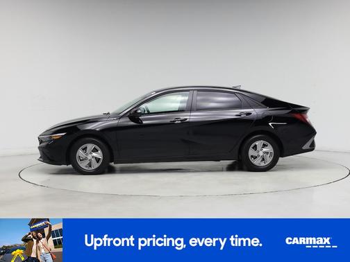 Black 2025 Hyundai ELANTRA SE