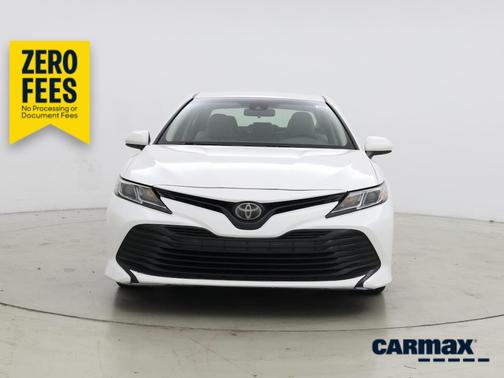 White 2018 Toyota Camry LE