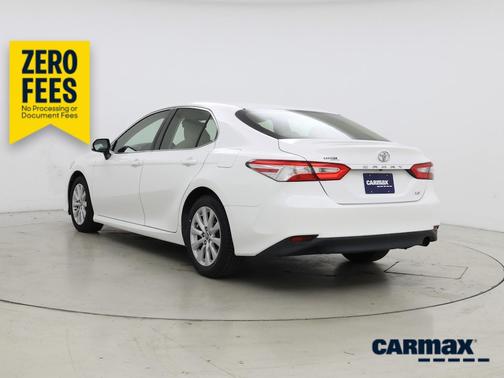 White 2018 Toyota Camry LE